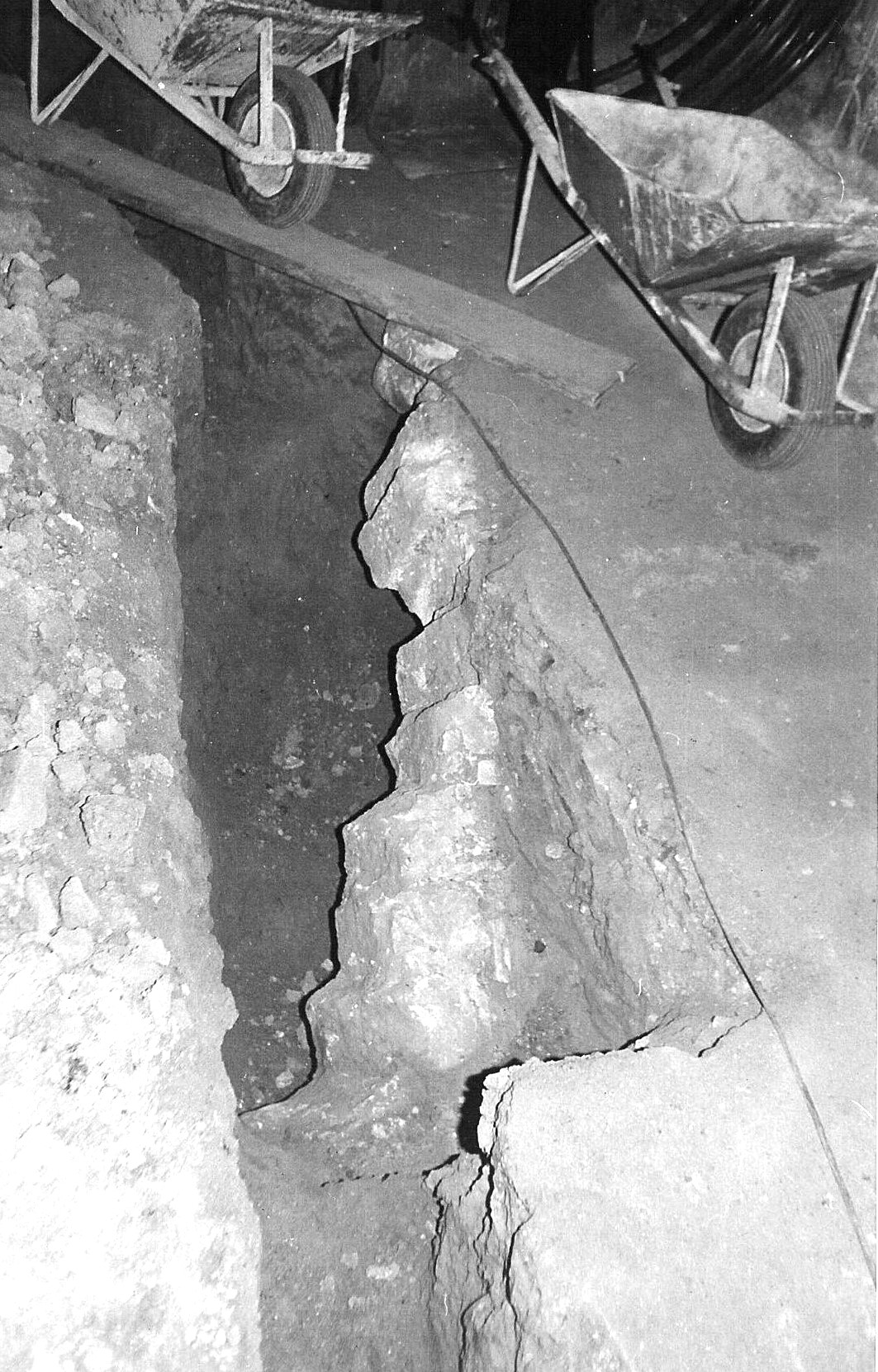 Ausgrabung der Brücke vor dem Ziegeltor 1990